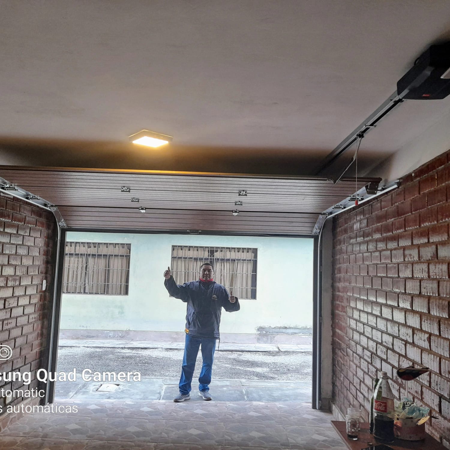 Puerta seccional de gran apertura